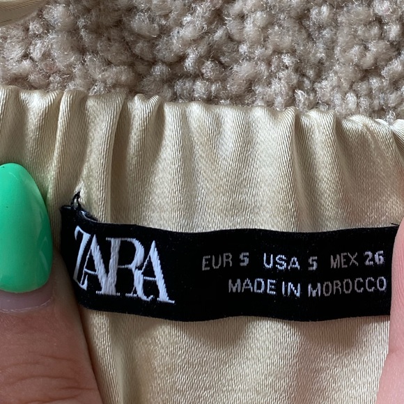 silky nude crop top - Picture 2 of 3